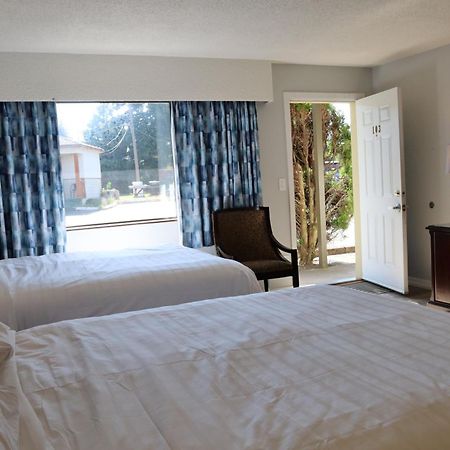 Skylite Motel Parksville Exterior photo