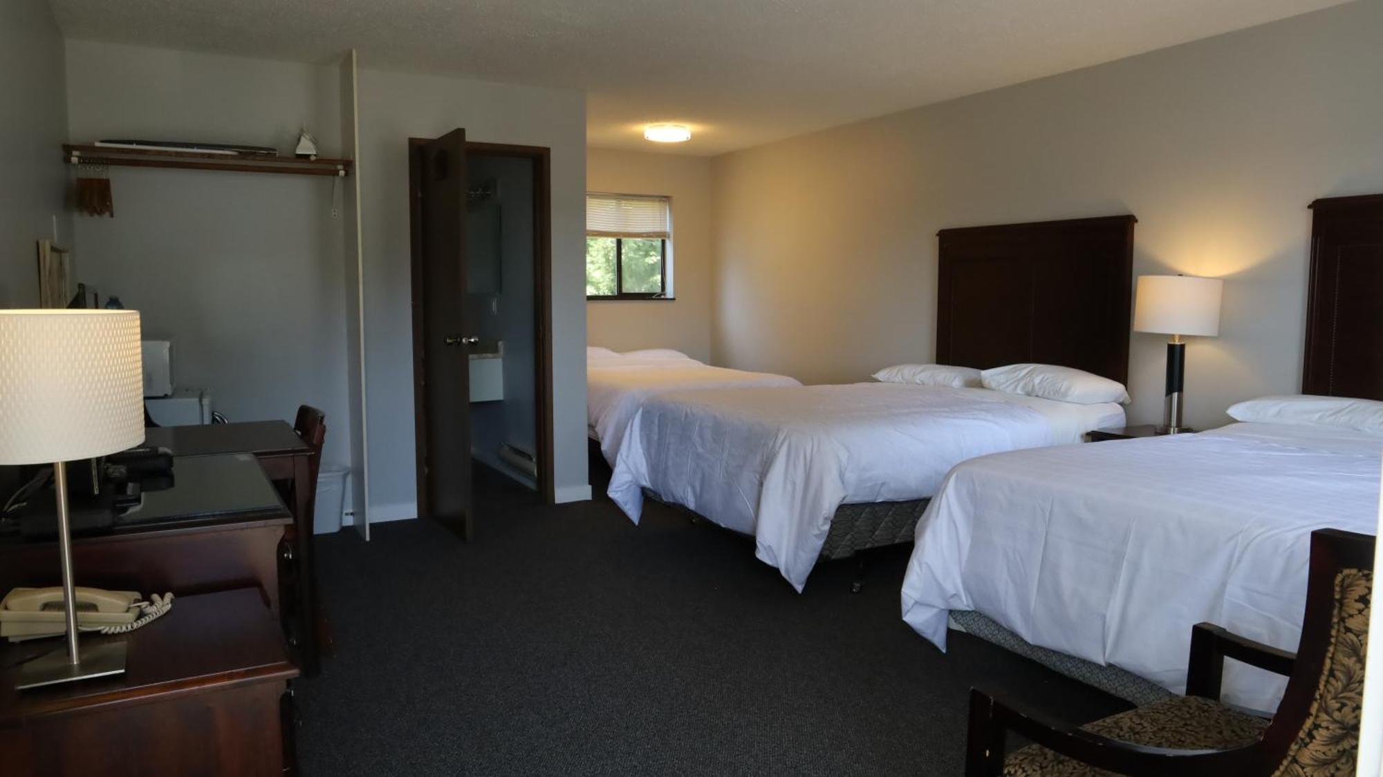 Skylite Motel Parksville Exterior photo